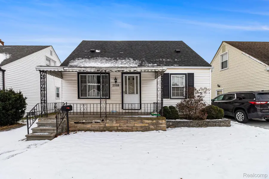 21108 Bon Heur Street, Saint Clair Shores, MI 48081 - Image #2