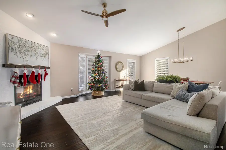 6886 High Oaks Drive, Troy, MI 48098 - Image #3