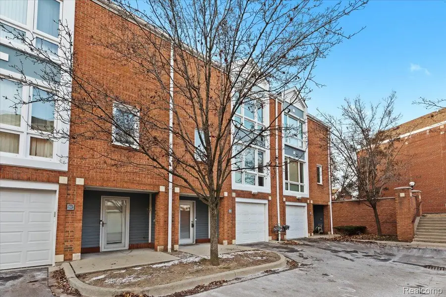 294 Main Sail Court #22, Detroit, MI 48207 - Image #2