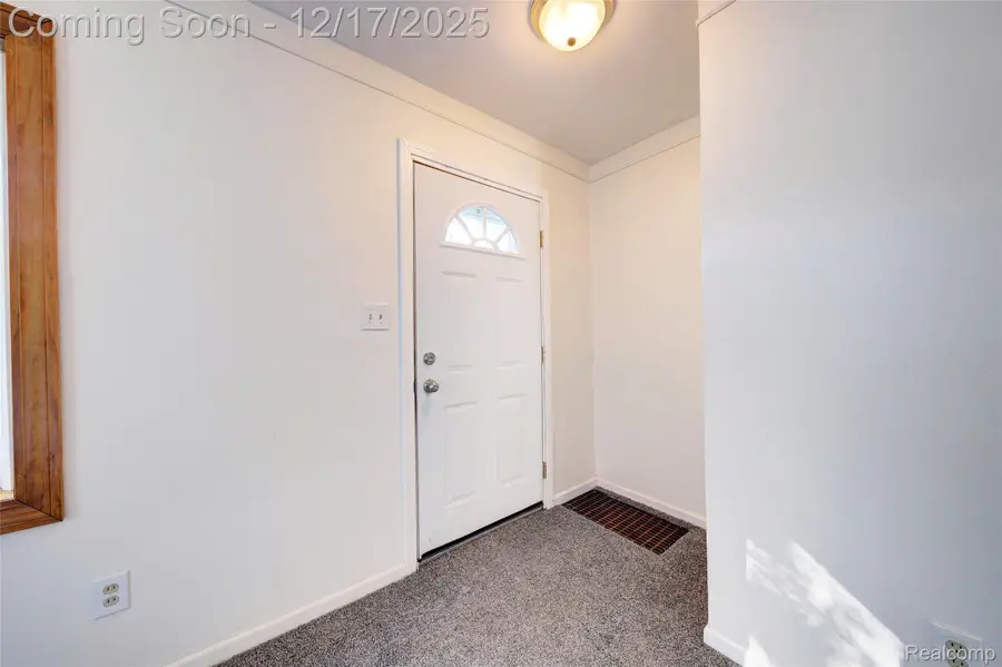 34270 Richard Street, Wayne, MI 48184 - Image #3