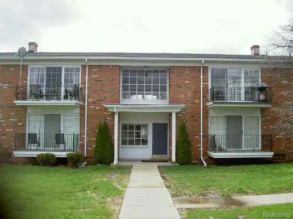 474 Fox Hills Drive N, BloomfieldHills, MI 48304