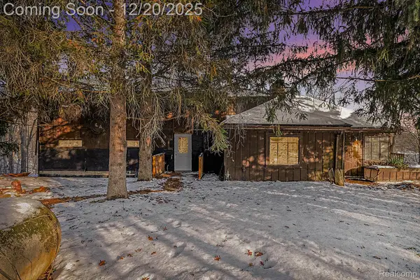 14325 Lakeshore Drive, Holly, MI 48442
