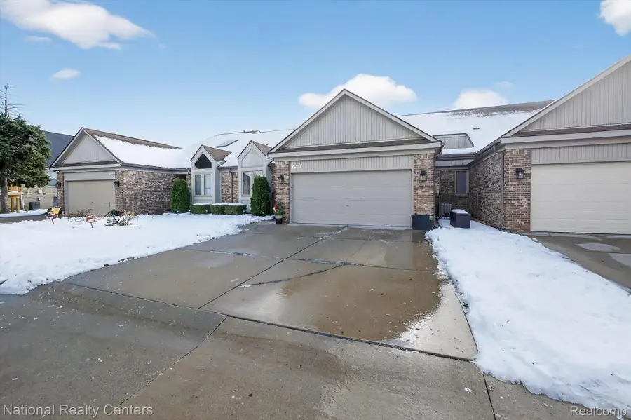 15850 Angelo Lane, Clinton Charter Township, MI 48038 - Image #2