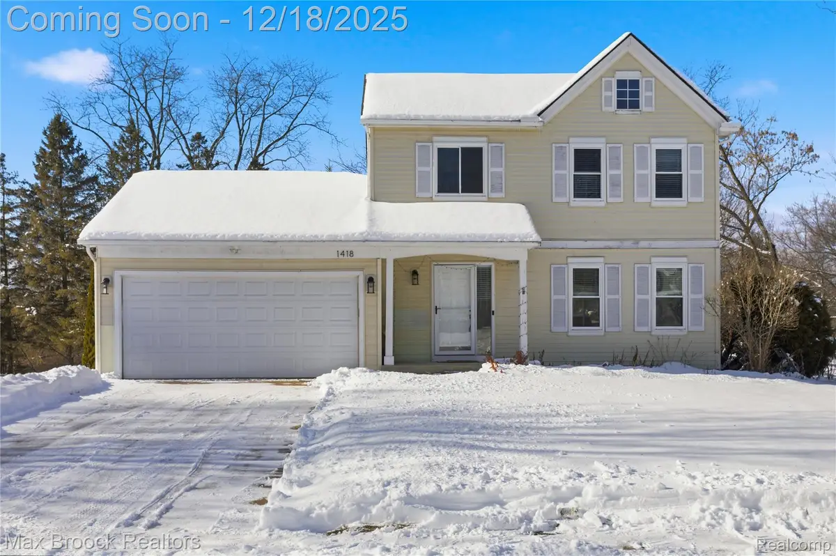 1418 Glenview Drive, Waterford, MI 48327 - Image #1