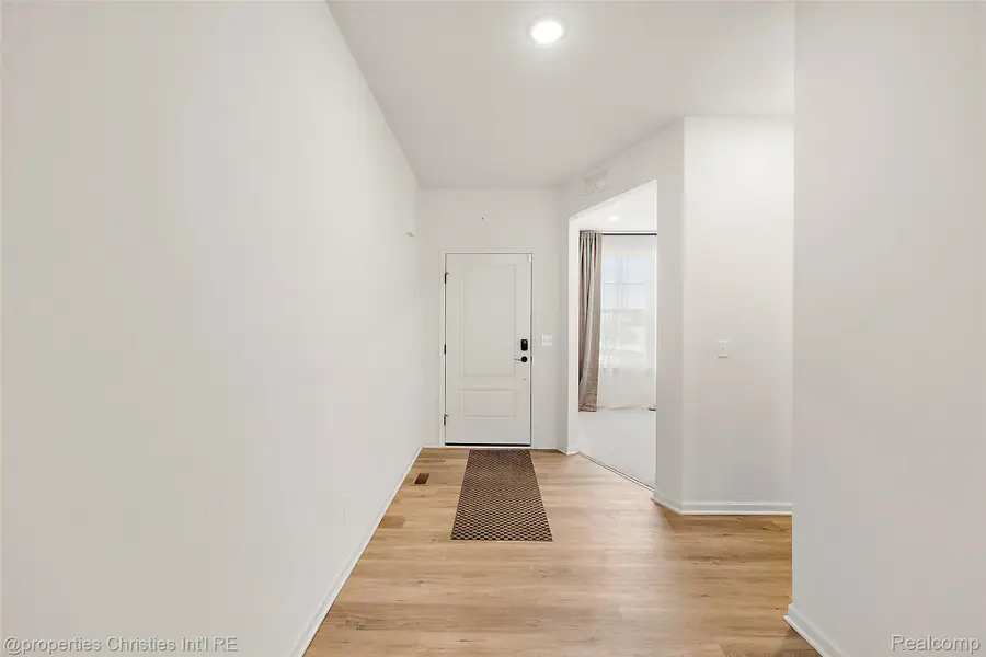 2436 Parkshore Drive, Commerce, MI 48382 - Image #3