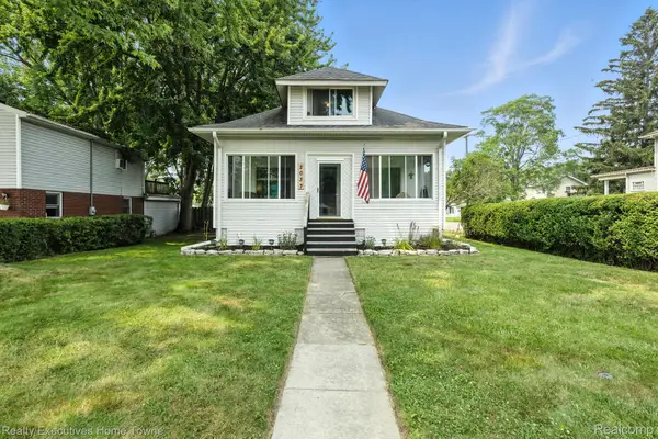 2037 Saint Clair River Drive, Algonac, MI 48001