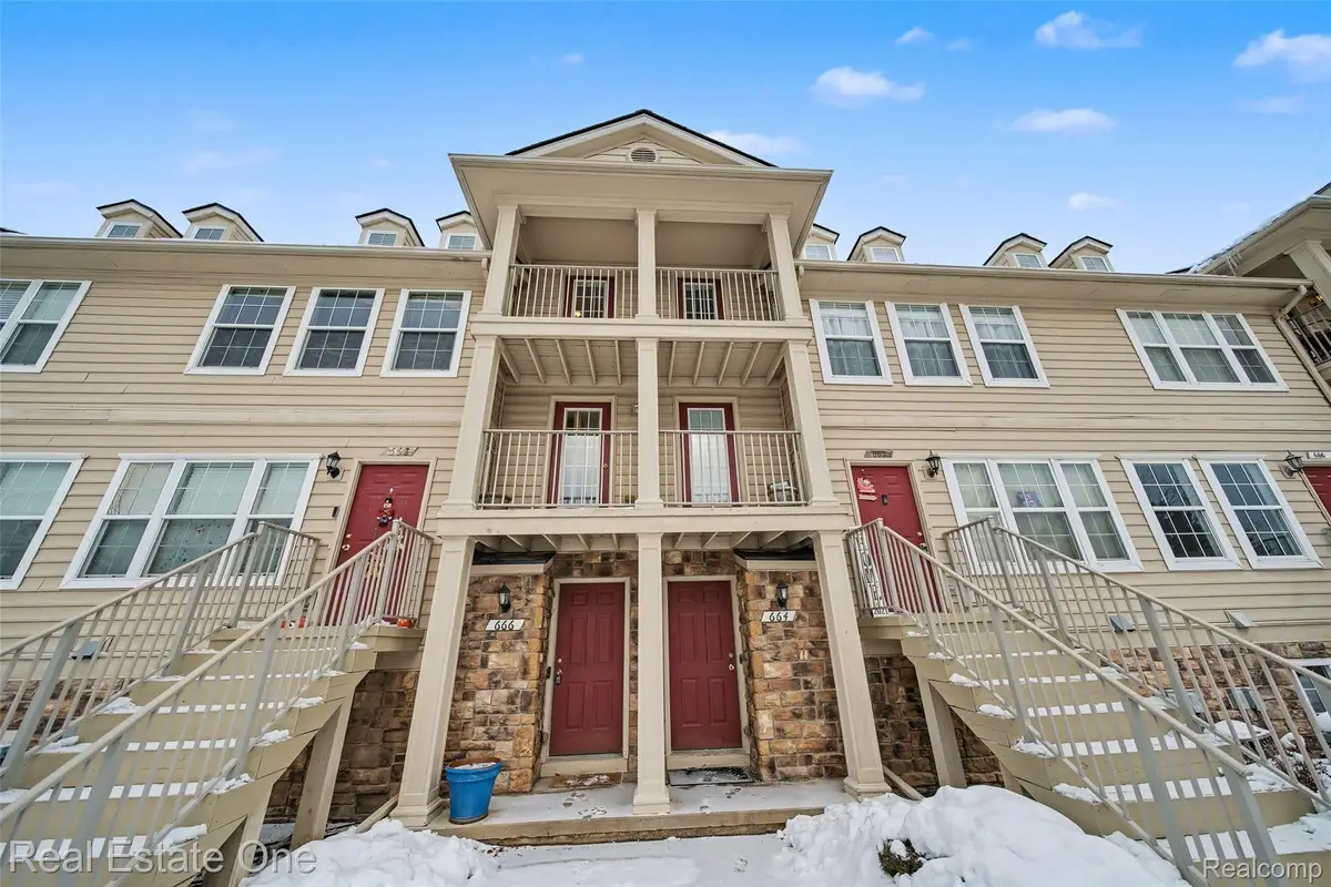 666 Lydia Lane, Pontiac, MI 48341 - Image #1