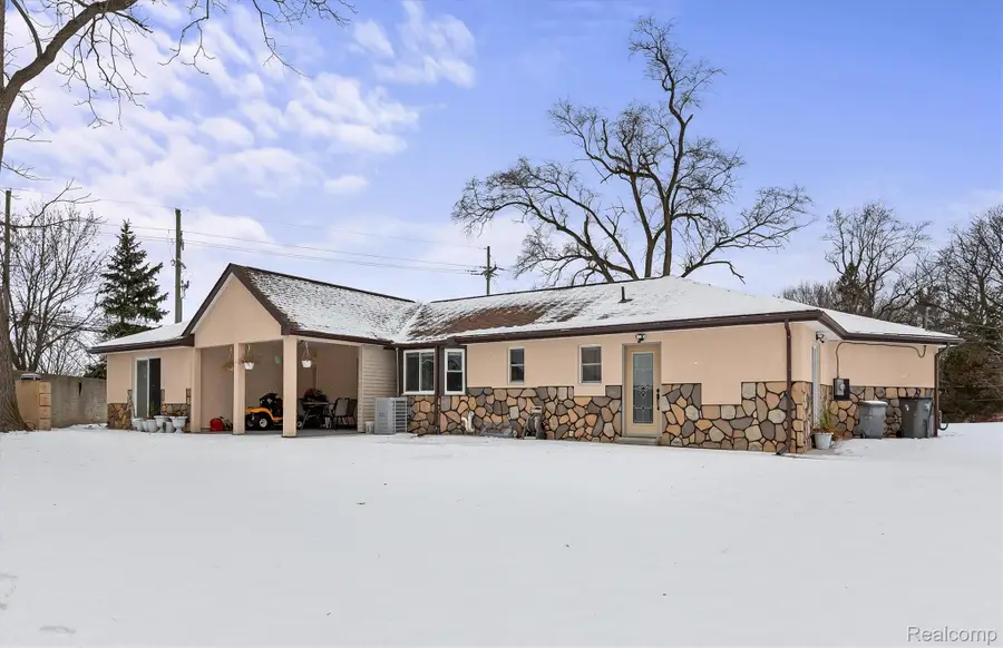 15500 Millar Road, Clinton Township, MI 48036 - Image #2