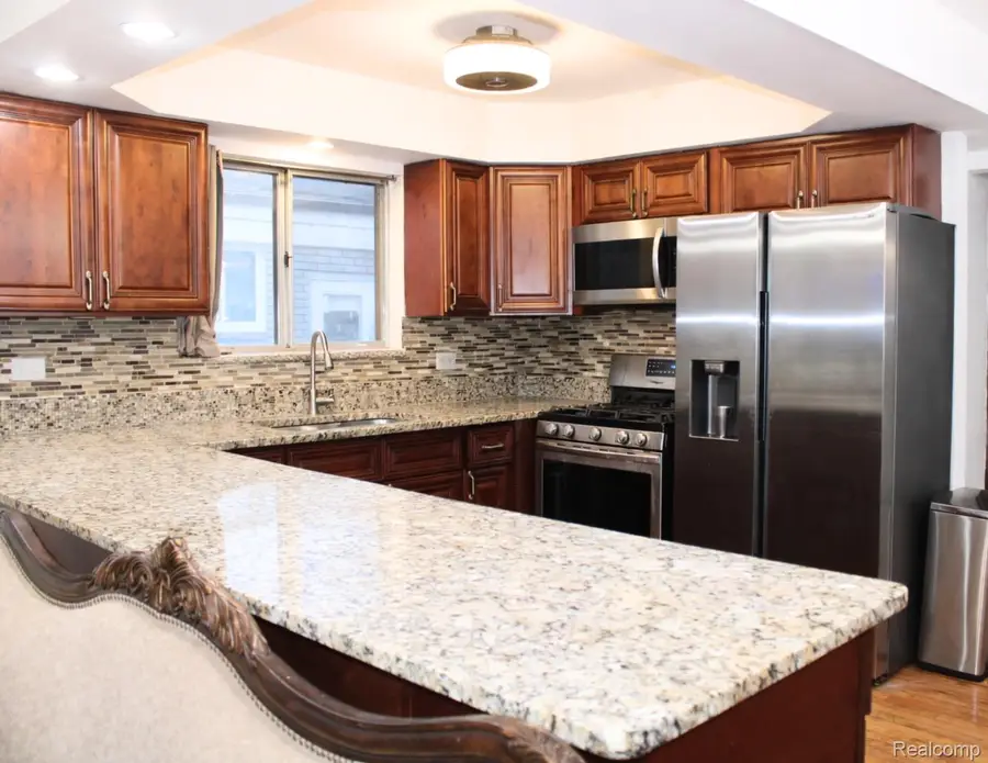 3650 Veronica Dr Drive, Sterling Heights, MI 48310 - #3