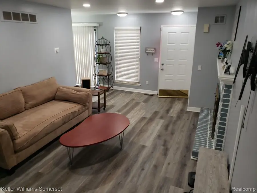 38844 Golfview Drive E, Clinton Township, MI 48038 - Image #3