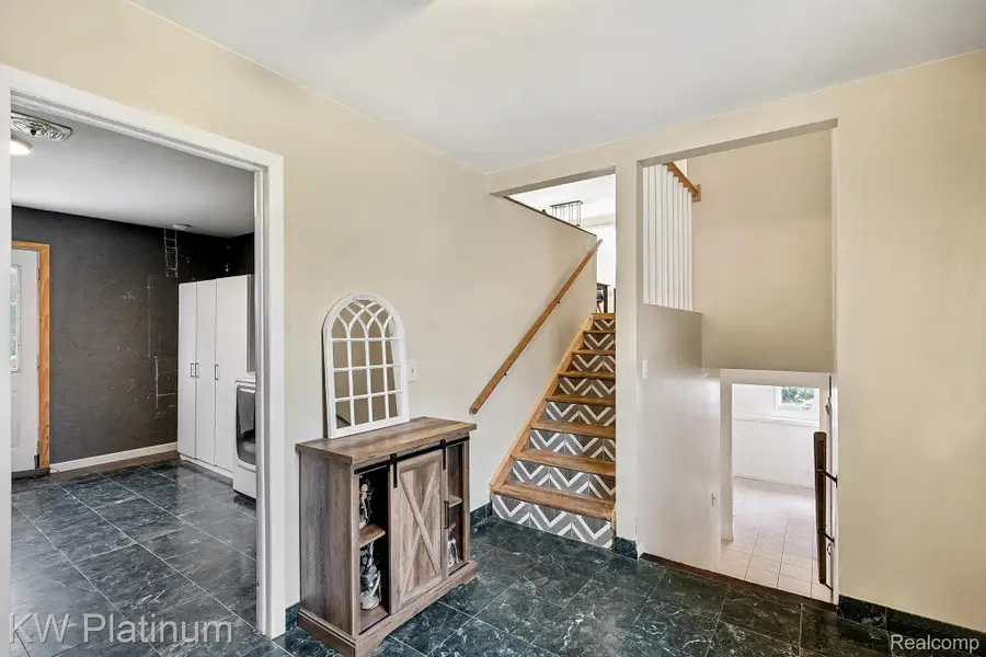 185 Michelson Road, Rochester Hills, MI 48307 - Image #2