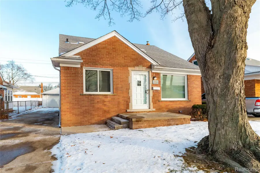 9255 Hubert Avenue, Allen Park, MI 48101 - Image #2