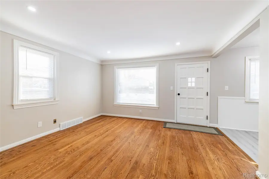 9255 Hubert Avenue, Allen Park, MI 48101 - Image #3