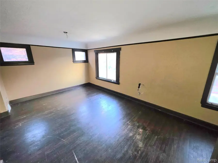 11461 Sanford Street, Detroit, MI 48205 - Image #2