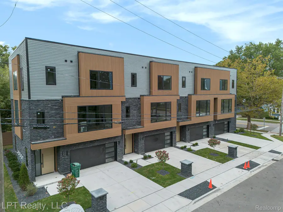 523 Walnut Street, Brighton, MI 48116 - #2