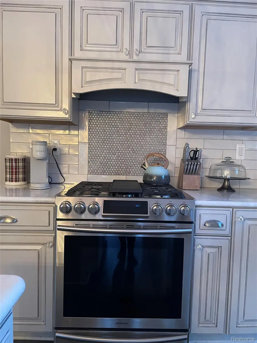 27211 Hickory Street, Harrison Township, MI 48045 - Image #3