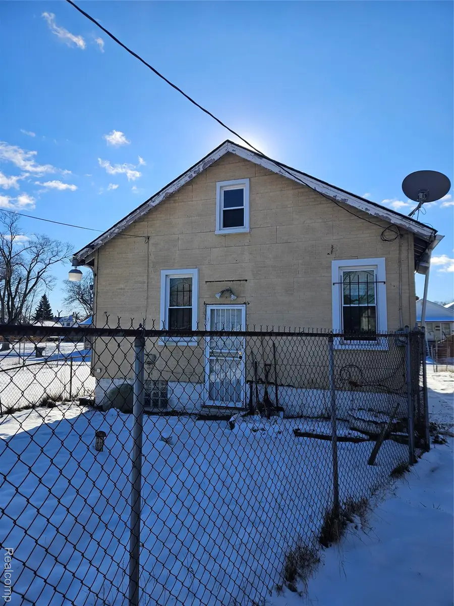 7374 Ellsworth Street, Detroit, MI 48238 - Image #2