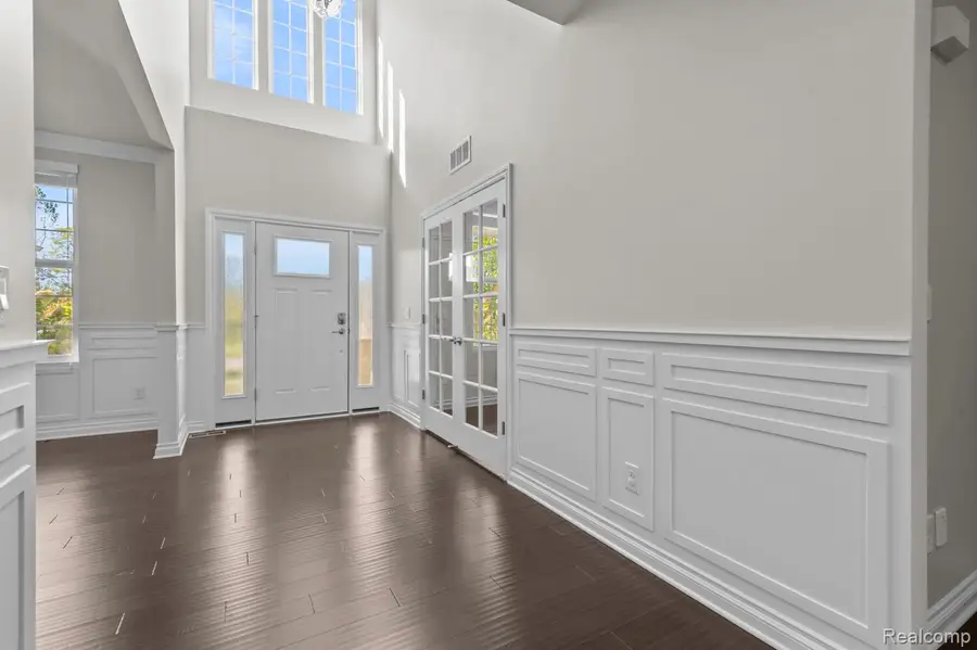 1526 Hickory Ridge Court S, Canton, MI 48187 - Image #2