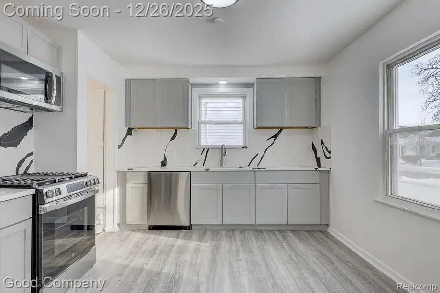 13680 Borgman Street, Oak Park, MI 48237 - Image #2