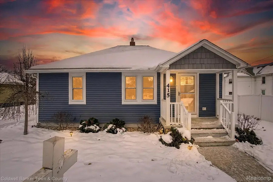 415 Putnam Street, Pinckney, MI 48169 - Image #2