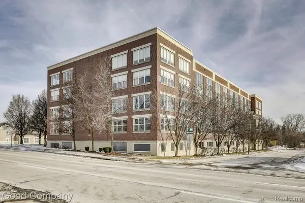 98 N Gratiot Avenue, MtClemens, MI 48043