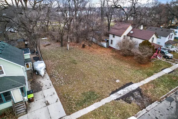 404 Almyra Avenue, Monroe, MI 48161