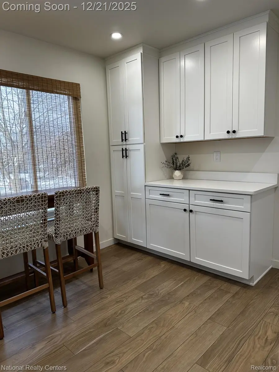 797 Hilldale Circle, Milford, MI 48381 - Image #2