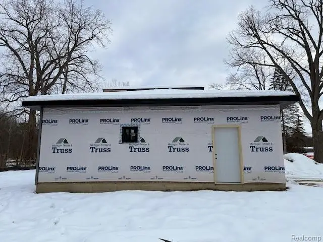 5031 Clintonville Road, Clarkston, MI 48346 - Image #2