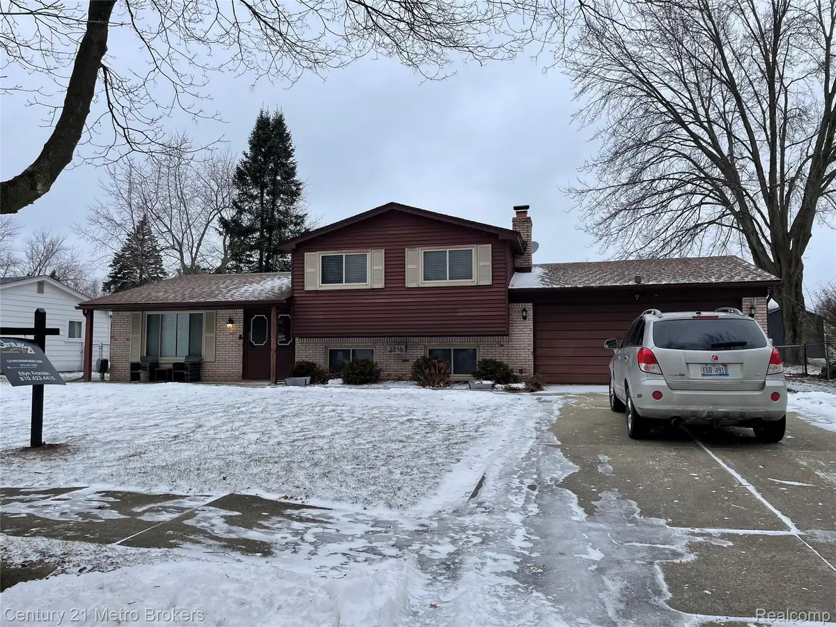 2715 Campbellgate Drive, Waterford, MI 48329 - #1