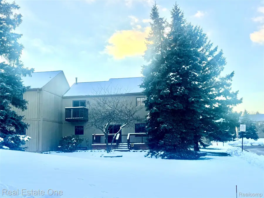 2191 Rochelle Park Drive #63, Rochester Hills, MI 48309 - Image #3