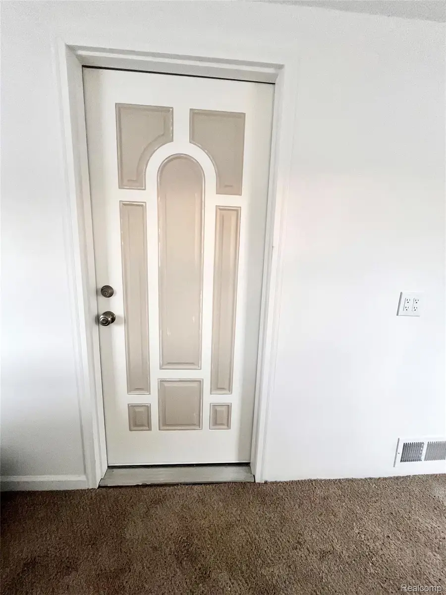 2410 Corunna Road, Flint, MI 48503 - Image #3