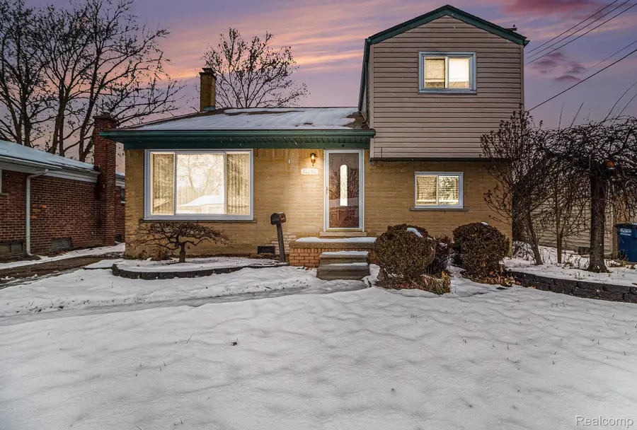 31040 Stephen Avenue, Westland, MI 48185 - Image #2