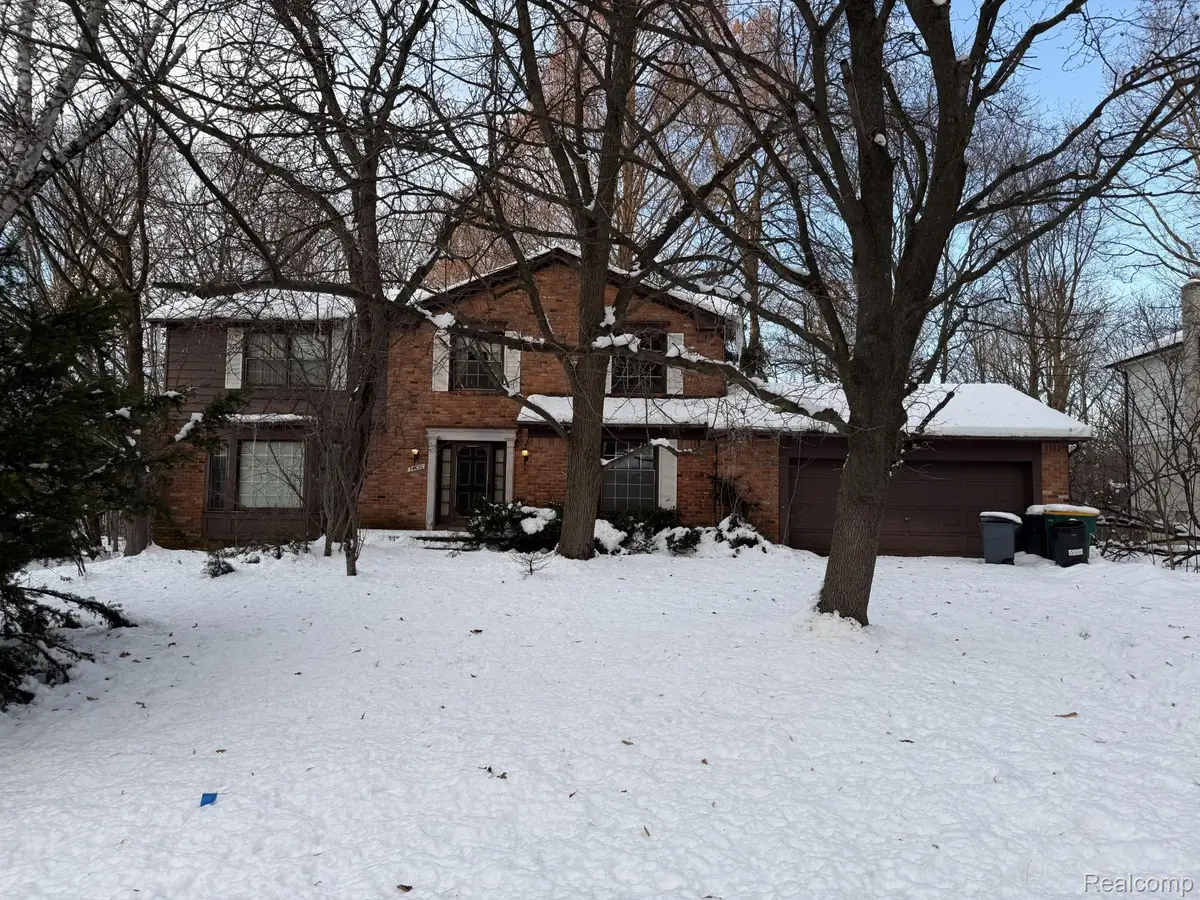 34630 Old Timber Road, Farmington Hills, MI 48331 - Image #1