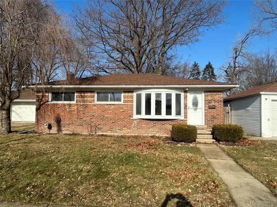 21221 Gordon Road, Saint Clair Shores, MI 48081 - #2