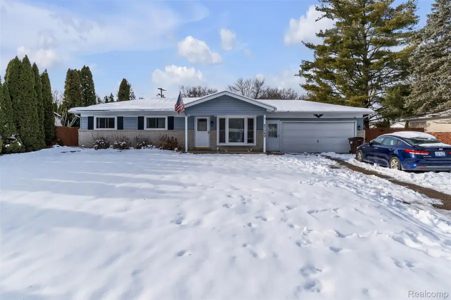 47349 Nita Drive, Shelby Charter Township, MI 48317 - Image #3