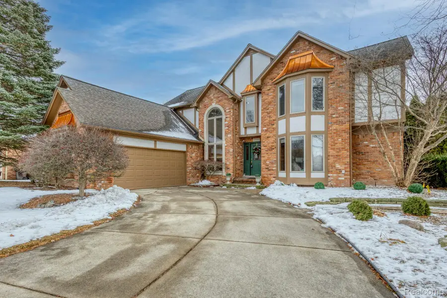 39810 Wilmette Drive, Sterling Heights, MI 48313 - Image #2