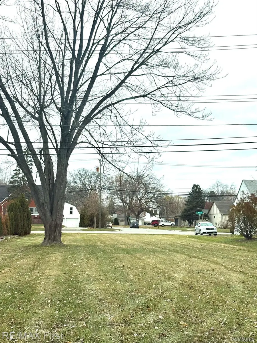 2720 E Maple Road, Troy, MI 48083 - Image #2