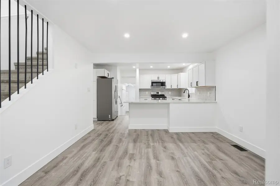 21912 E 10 Mile Road, Saint Clair Shores, MI 48080 - Image #3