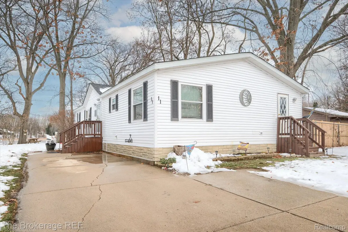 11 Crane Lake Drive, Linden, MI 48451 - Image #1