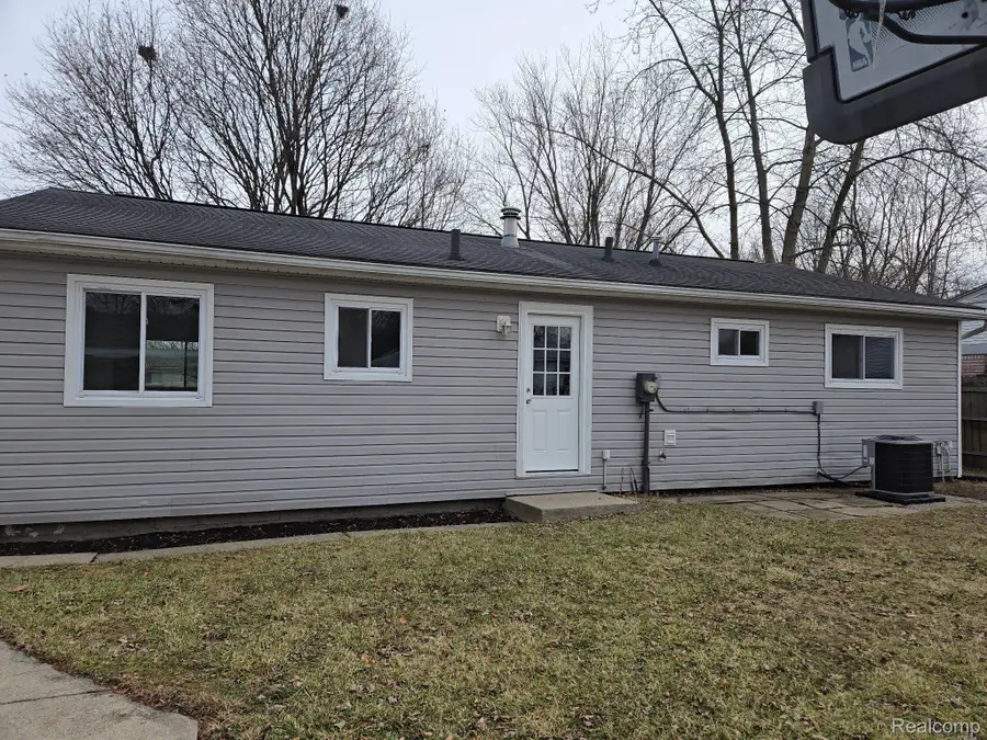 15532 Wellington Street, Taylor, MI 48180 - #2