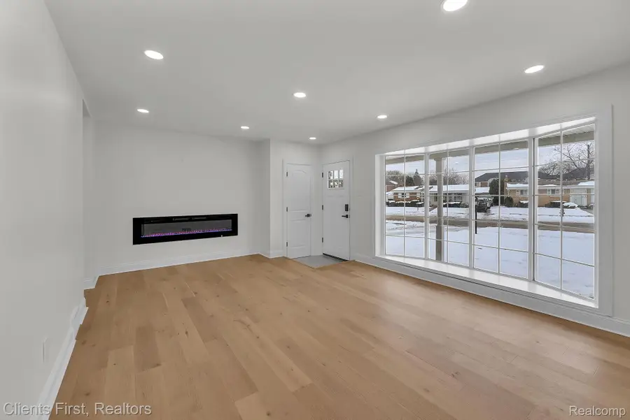 8680 Mercedes Street, Dearborn Heights, MI 48127 - Image #3