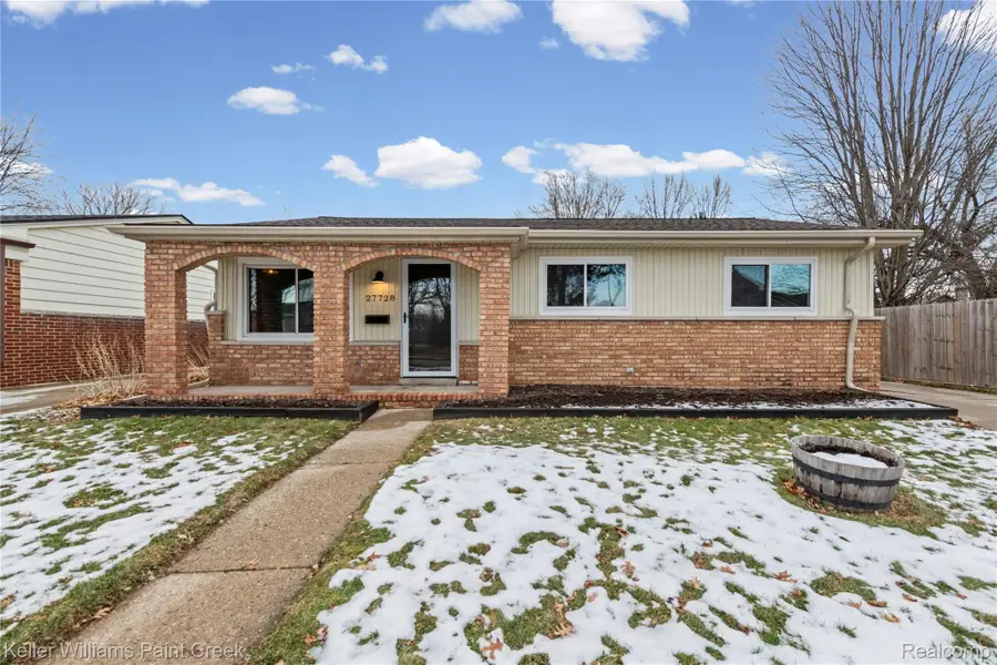 27728 Roy Street, Saint Clair Shores, MI 48081 - #2