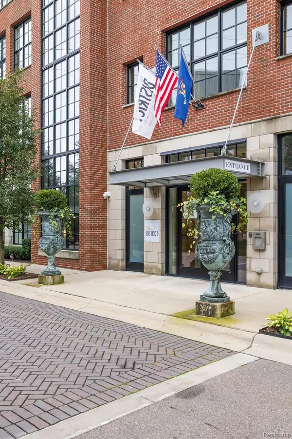 2051 Villa Road #304, Birmingham, MI 48009