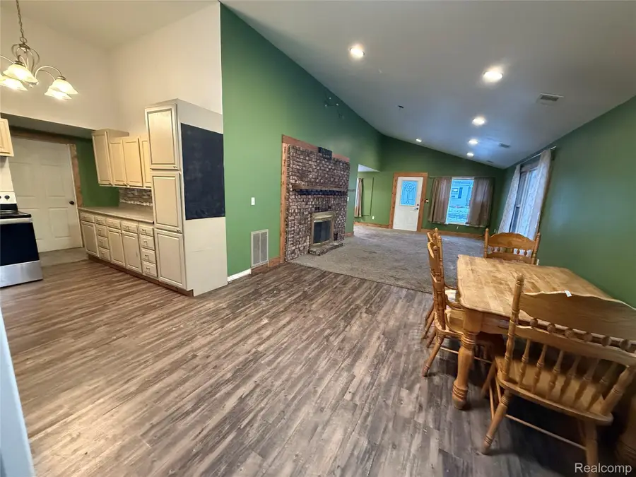 609 S Wood Street, Chesaning, MI 48616 - Image #2