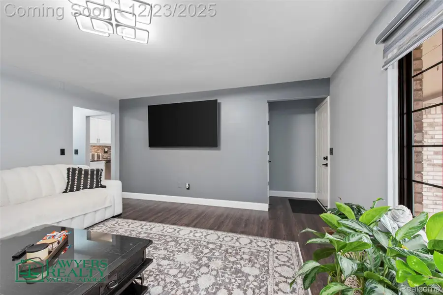 17001 Kari Court, Clinton Charter Township, MI 48038 - Image #3