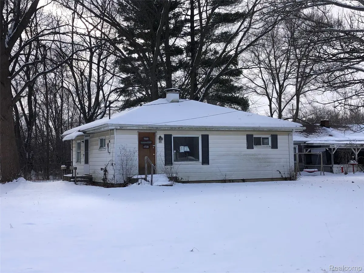 1704 E Webster Road, Flint, MI 48505 - #1