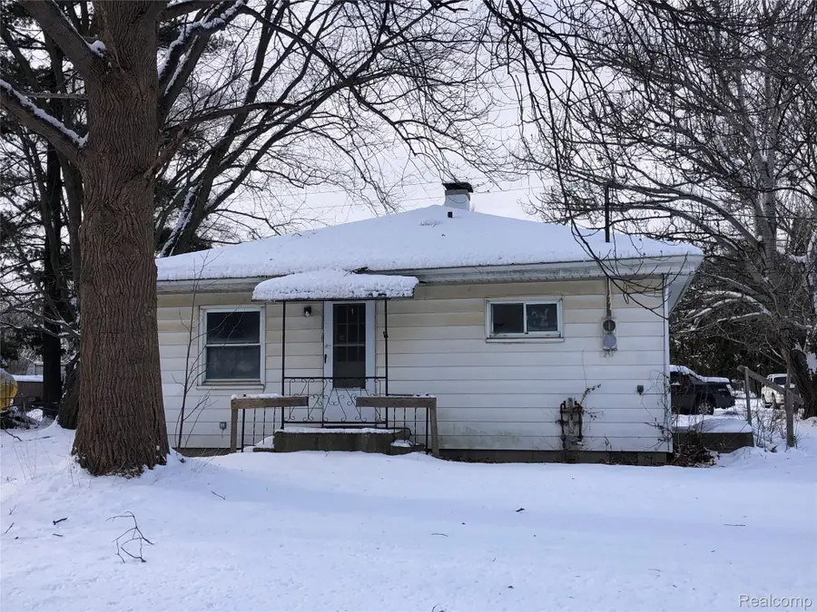 1704 E Webster Road, Flint, MI 48505 - #2