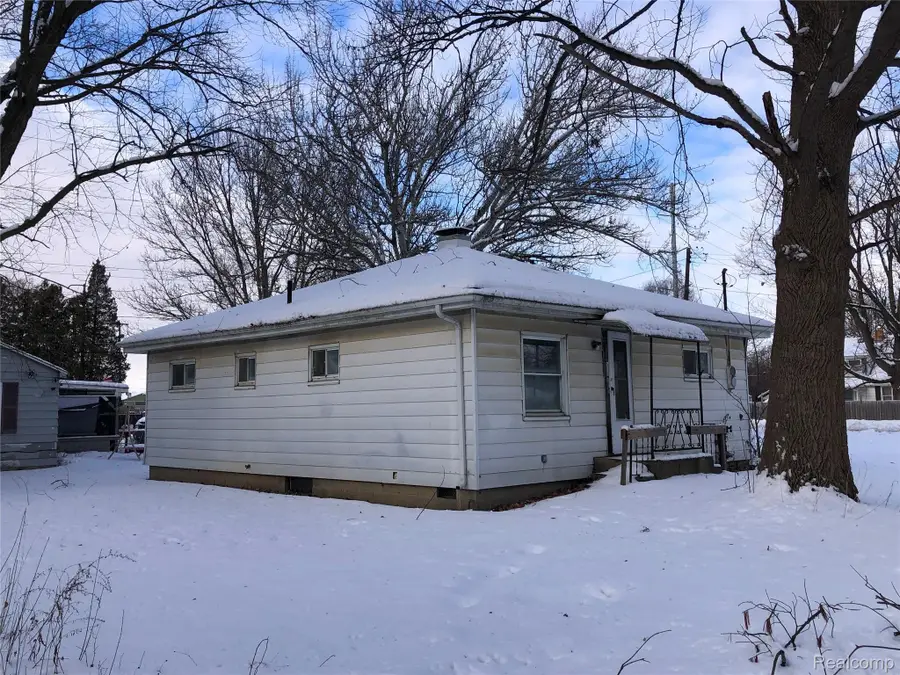 1704 E Webster Road, Flint, MI 48505 - #3