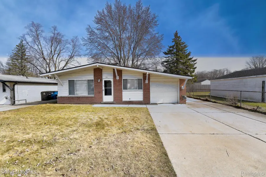 547 S Hawthorne Street, Westland, MI 48186 - #3