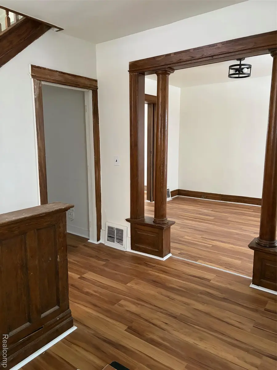 628 Collingwood Street, Detroit, MI 48202 - Image #2